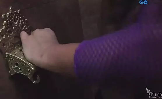 Milf Gets Blowjob in Bathroom